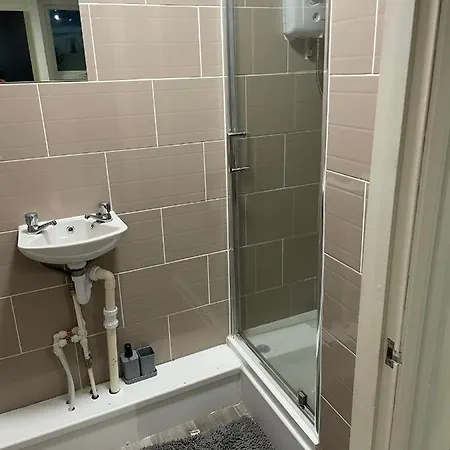 Deluxe In 20 Percent Off For Drake Concert Attendees! Apartment *