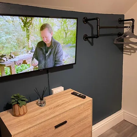 Deluxe In 20 Percent Off For Drake Concert Attendees! Apartment Manchester