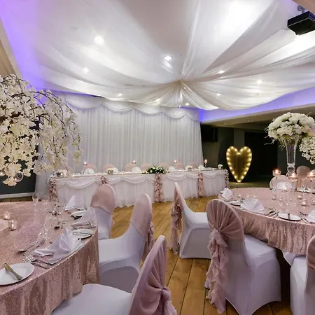 - - Oldham By Ihg 3*