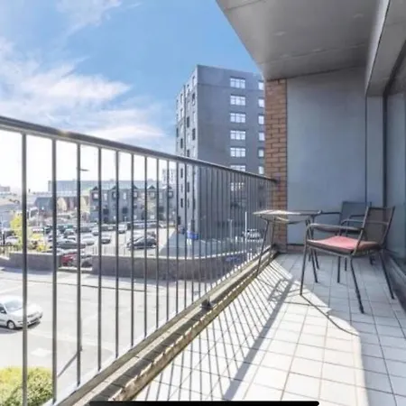 Charming 2-bed Flat With Balcony In New Islington * Manchester