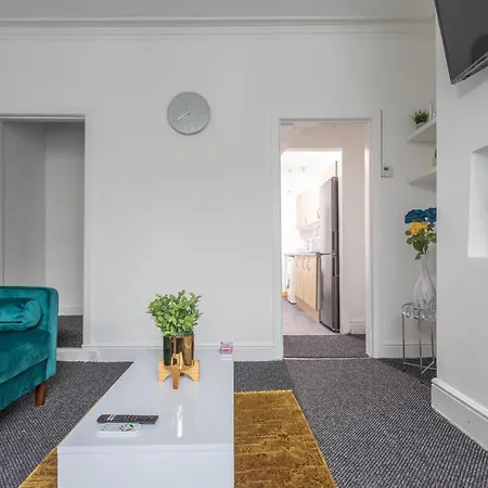 Apartment In Levenshulme, *