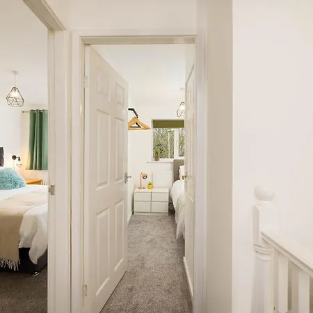 Spacious Three-bedroom House By Real Lush Properties In Plant Hill House Holiday home *