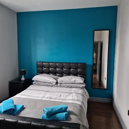 Lewis 1 Northern Quarter Sleeps Upto 4 맨체스터