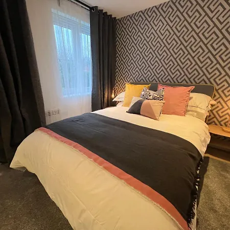Modern 2 Bedroom Aesthetic דירה