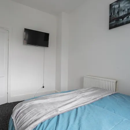 In Levenshulme, Apartment Manchester