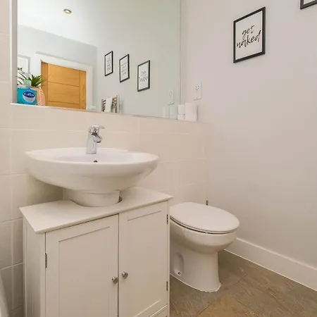 Charming 2-bed Flat With Balcony In New Islington