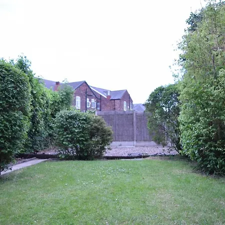 Hollybank House *