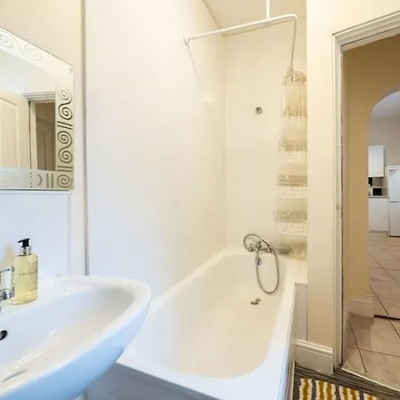アパート Spacious 2 Bedroom House