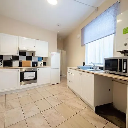 Spacious 2 Bedroom House アパート マンチェスター