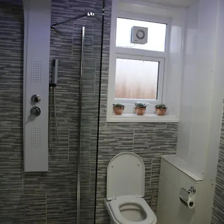 ゲストハウス Rostron House