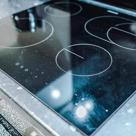 Cassia Unit: Extended In Salford Apartment