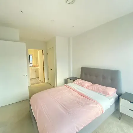 Captivating 2-bed In Salford Апартаменты Манчестер