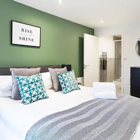 Pass The Keys Newly Built Beautiful Flat Near Old Trafford アパート マンチェスター