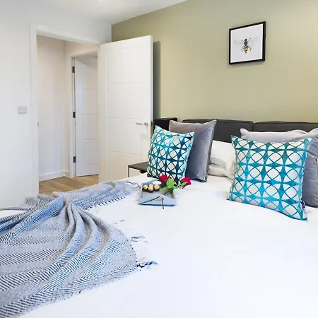 Pass The Keys Newly Built Beautiful Flat Near Old Trafford アパート
