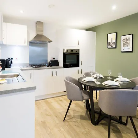 Pass The Keys Newly Built Beautiful Flat Near Old Trafford