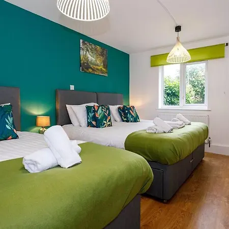 *new*quiet Apt 13min To Ao Arena,free Parking Lejlighed