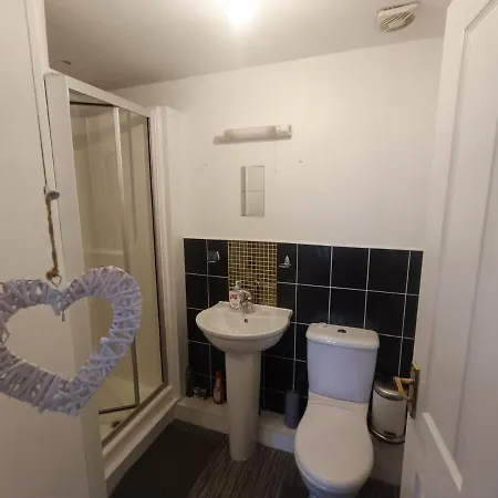 Modern Comfy 3bd House With Parking