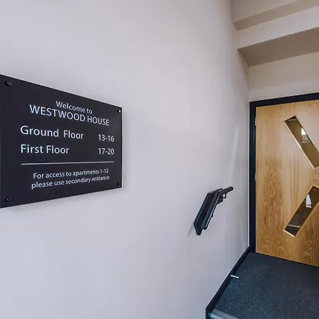 아파트 Weelky And Monthly Bookings At Cassia Unit - Telly Homes Ltd -brand New 1 Bedroom Salford, *