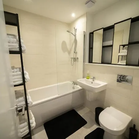 Beautiful 2bd House Minutes From Prázdninový dům *