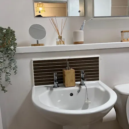 City Centre 2 Bedroom 公寓 *