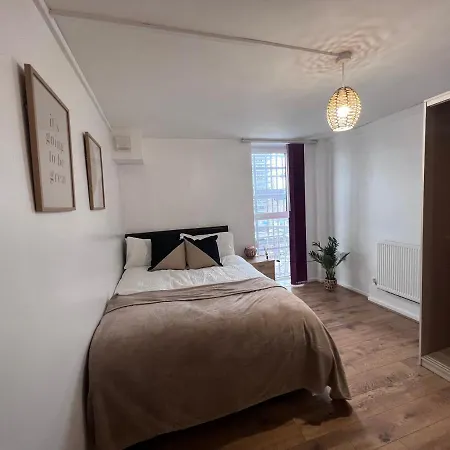 City Centre 2 Bedroom 公寓 *