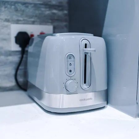 Apartment The Ecclesian - Upscale Near Trafford Centre & Eccles Train Station Manchester