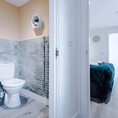 Apartman The Ecclesian - Upscale Near Trafford Centre & Eccles Train Station Manchester