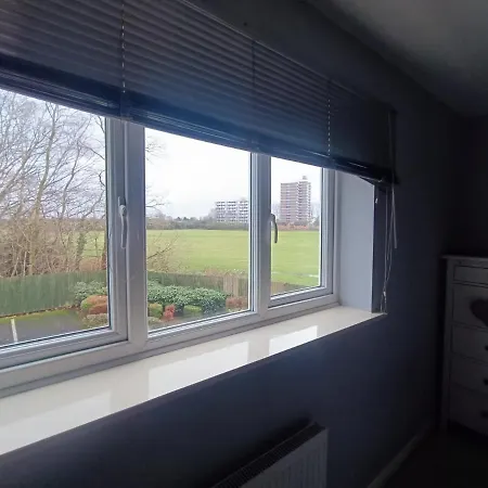 Modern Comfy 3bd House With Parking *