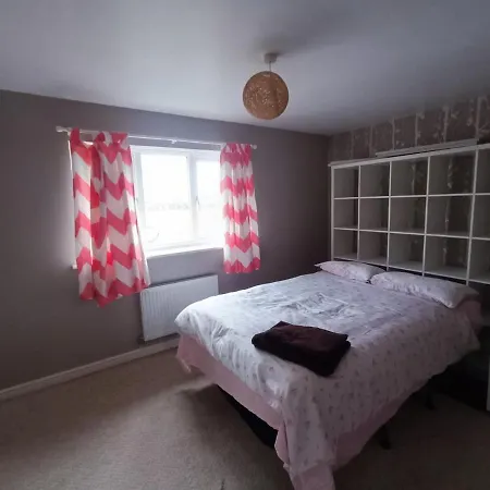 Modern Comfy 3bd House With Parking * 맨체스터