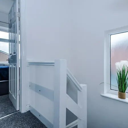 Half Mile To Etihad Stadium & Coop Arena, Free Parking, 6 Ppl * Манчестер