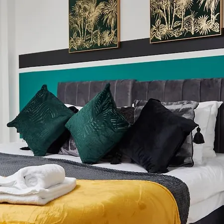Stylish Apartment *