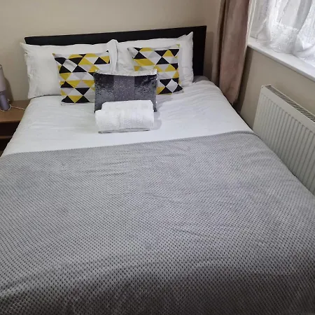 Homestay The Pride Of Manchester, Trafford