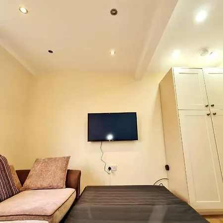 Luxury Up To 6 People, Opposite Tram, Chorlton, Balcony Appartamento Manchester