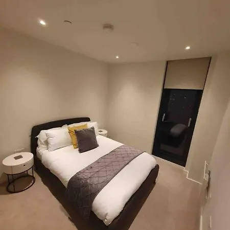 Lovely 2bedroom * 맨체스터