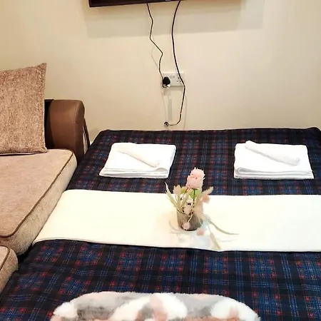 Luxury Up To 6 People, Opposite Tram, Chorlton, Balcony
