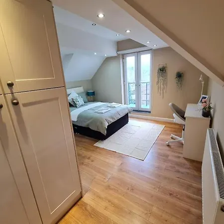 Lägenhet Luxury Up To 6 People, Opposite Tram, Chorlton, Balcony Manchester