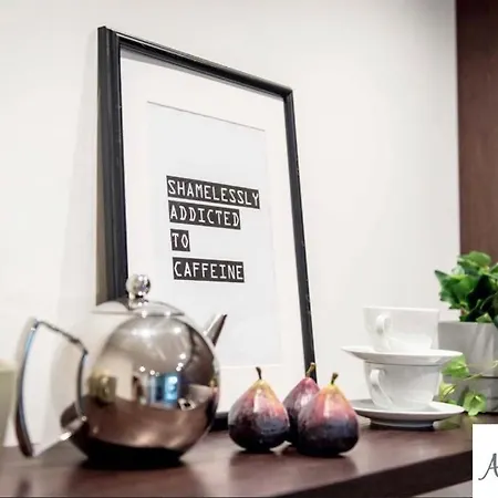 New Build Luxury Central For Contractors And Short Stays شقة *