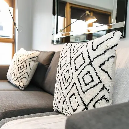 Superb One Bedroom Centre Lägenhet