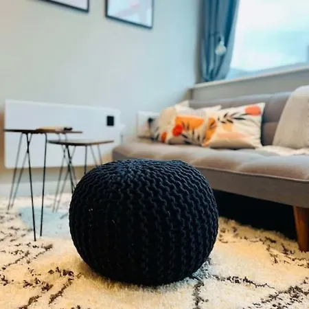 Unique Studio Near Old Trafford Stadium - Sleeps Up To 4! 아파트 맨체스터