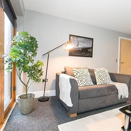 Wonderful One Bedroom Flat * Manchester