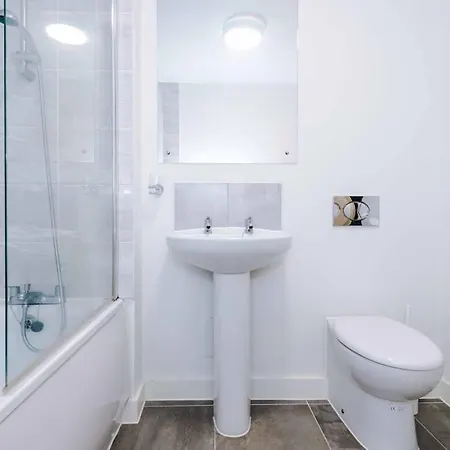 Luxury Centre Apt - Balcony - Parking Access Μάντσεστερ