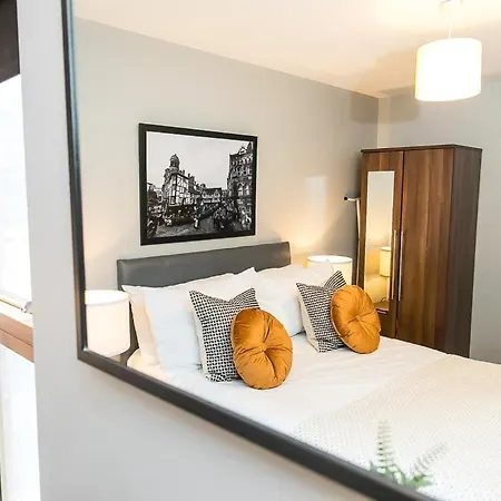 Centre Pad Sleeps 4