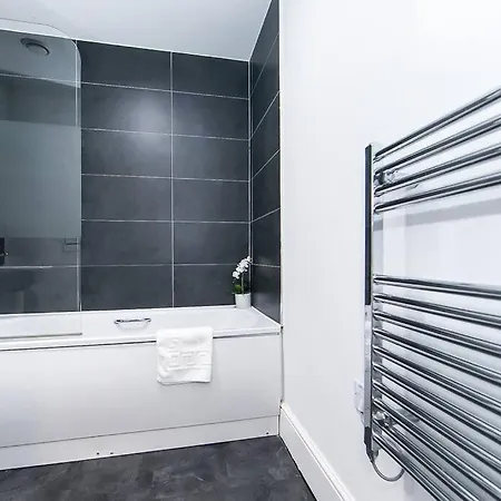 Brand New Listing 1 Bed Flat Lejlighed *