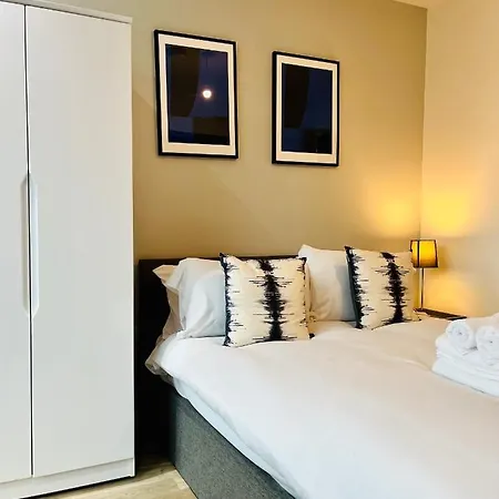 Stylish Near To Old Trafford Stadium Manchester