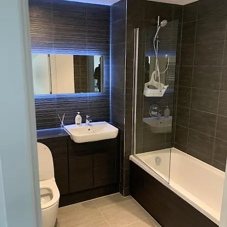 Luxury 2 Bedroom Apartment. *