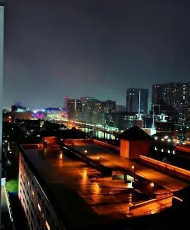 Lägenhet High Rise 2 Bedroom & 2 Bath With Parking, Balcony & Amazing View *