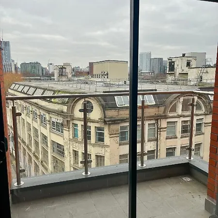Modern 2 Bedroom Flat With Views Apartment Manchester