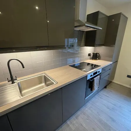 Modern Cosy 1 Bed Near Centre~double Bed~parking