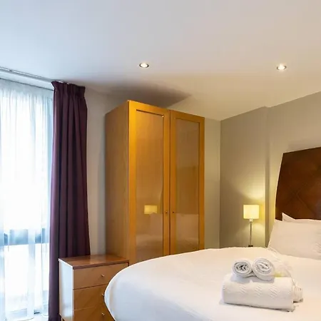 Vibrant 1 Bed In Centre Appartement *