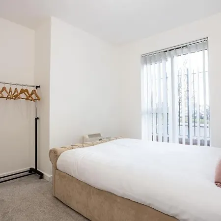 M5 Ordsall - Spacious 2 Bedroom *